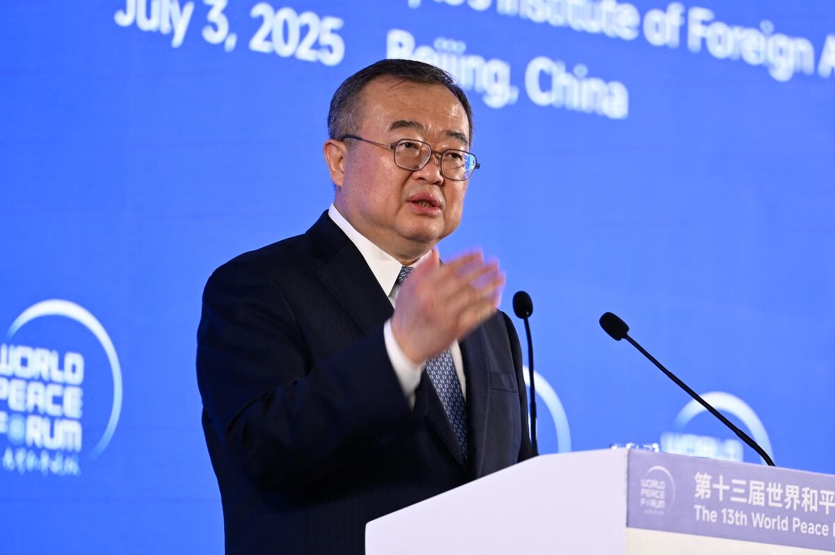 Xi's ‘Probe' of Diplomat Puts China Foreign Policy Team in Doubt