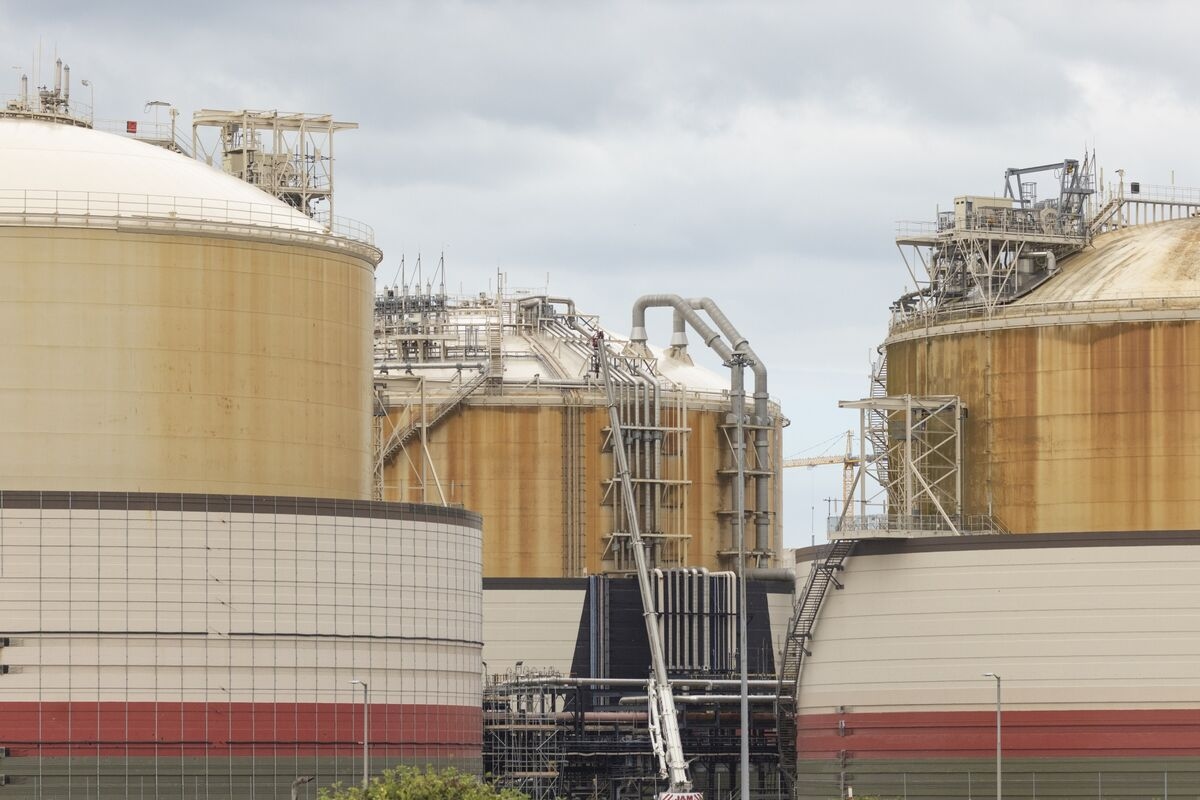 CKI Said to Drop Bid for National Grid's £2 Billion LNG Terminal
