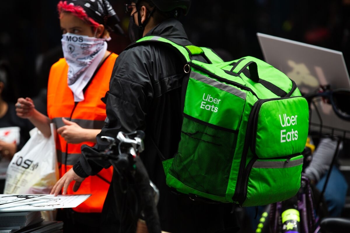 Uber Says New NYC Courier Rule ‘Singles Out' Immigrant Workers