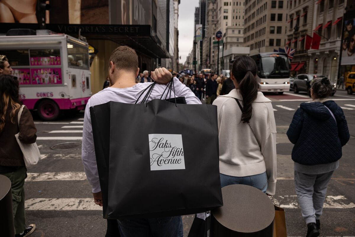 Saks Hires Kirkland & Ellis, PJT to Explore Financing Options