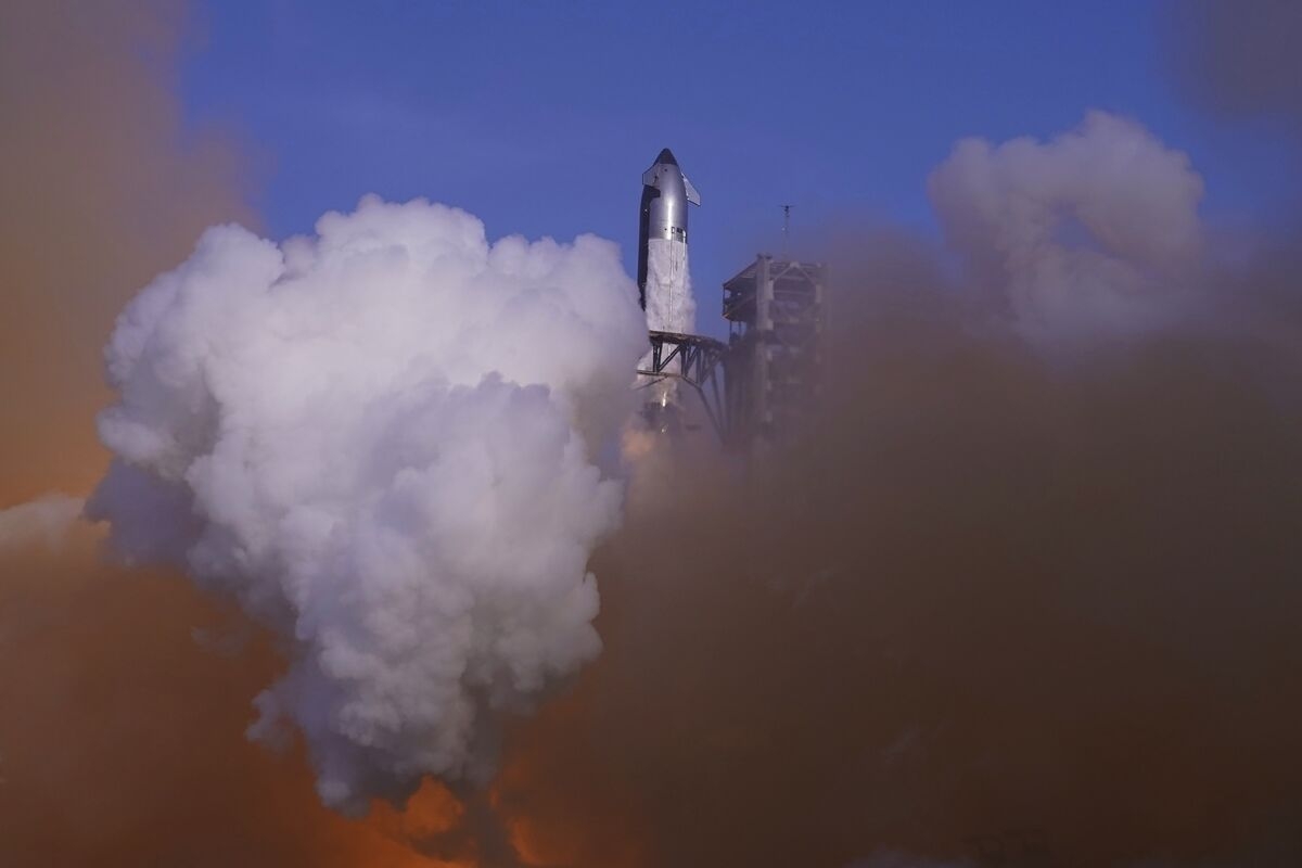 Back at SpaceX, Musk Vows to Ramp Up Launches After Explosion