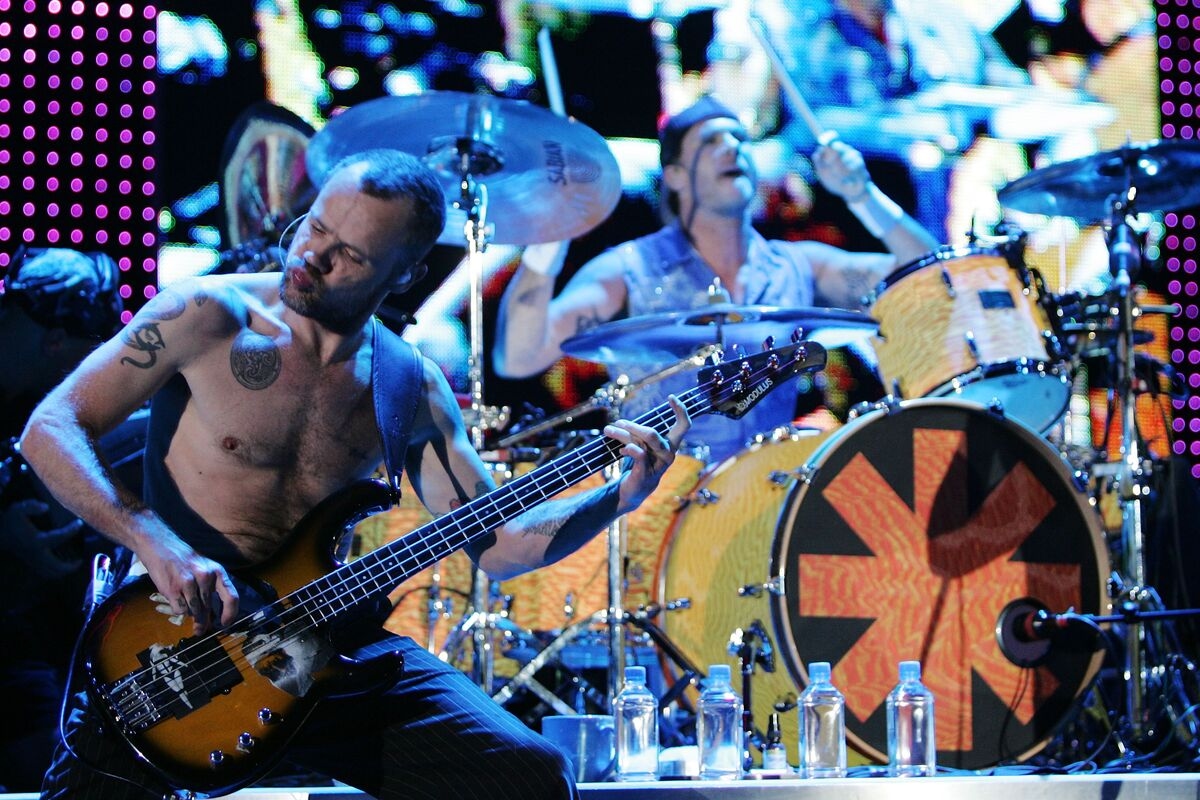 Warner Music and Bain Set Venture, Seek Red Hot Chili Peppers Songs