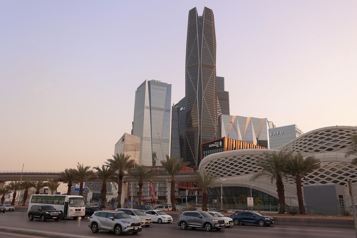 Hedge Fund King Street Seeks Saudi Arabia License