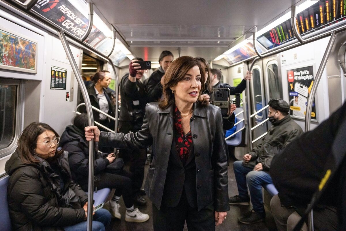 Hochul Digs In on Toll, Risking Federal Funds for NYC Projects