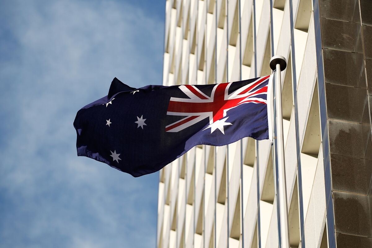 Australia Mulls Lowering Ultra-Long Bond Sales Amid Volatility