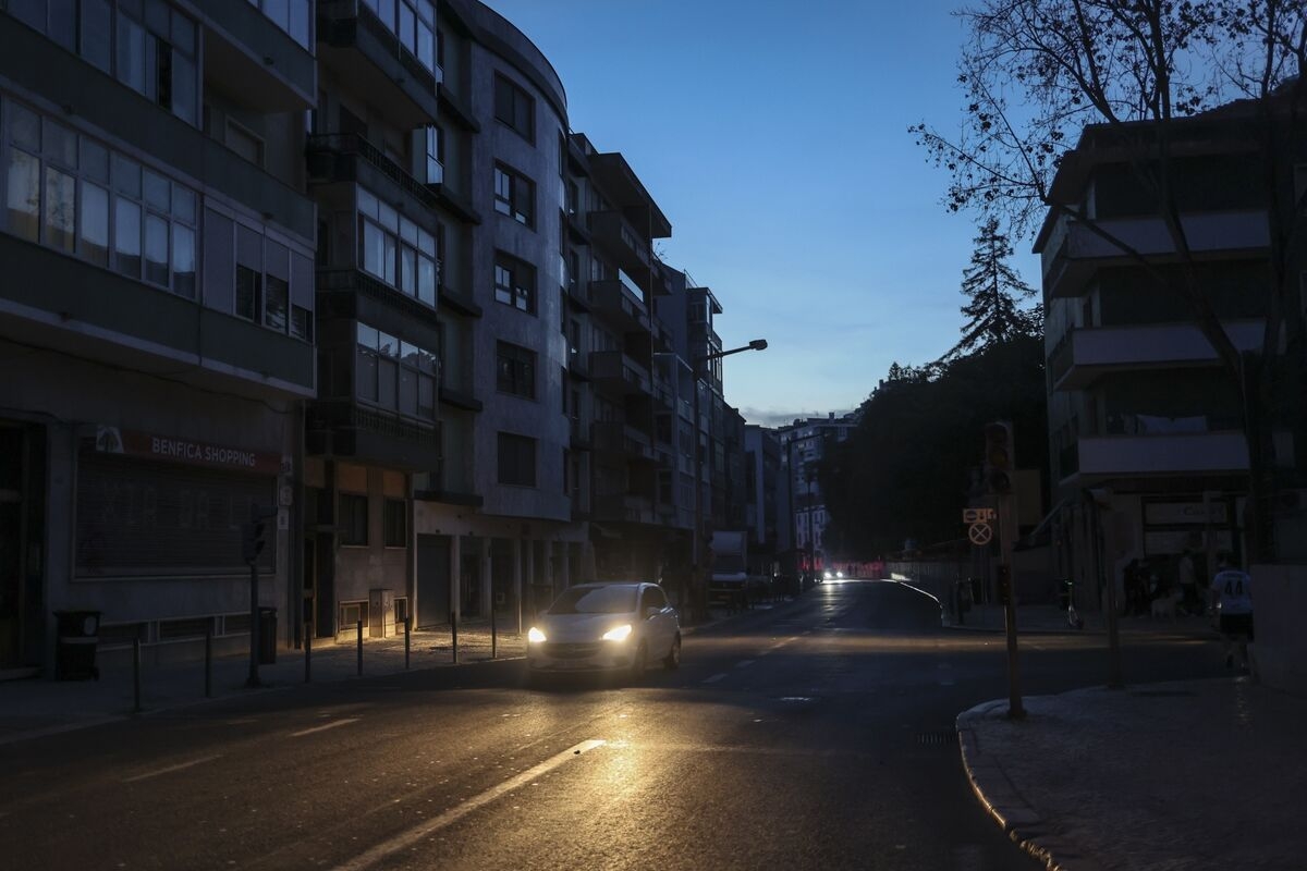 EDP Sees No Impact From Iberia Power Market Split After Blackout
