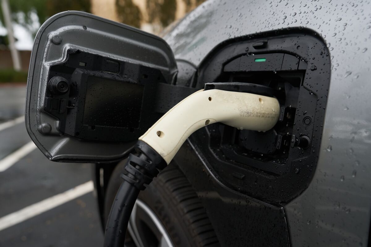 US Restarts EV Charger Funding After Court Blocked Earlier Halt
