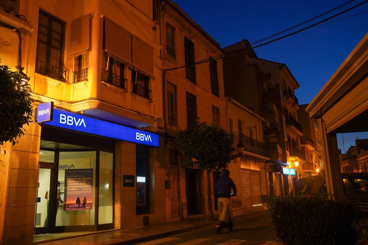 Spain's Government Braces for Legal Clash on BBVA's Sabadell Bid