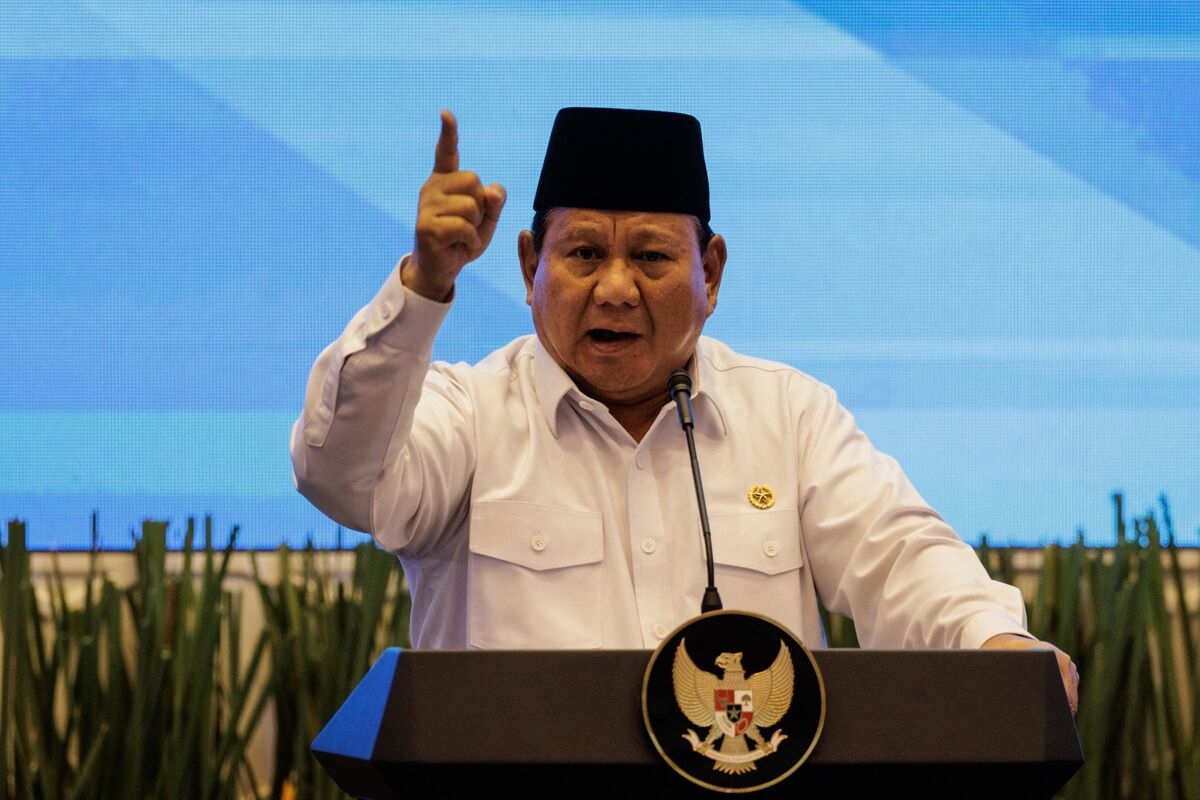 Prabowo Signals Intention to Go After Illegal Mines in Indonesia