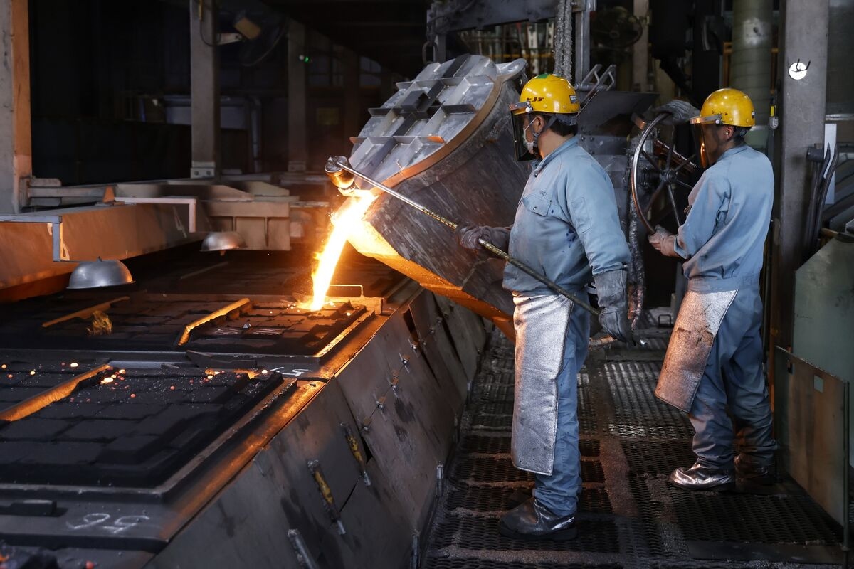Japan's Factory Output Rises in Show of Resilience Amid Tariffs
