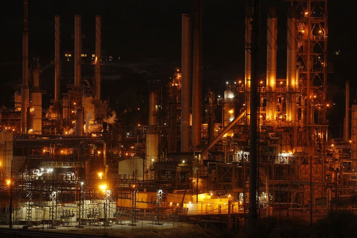 US Refiners Are Bullish on Margins as Heavy Oil Output Rebounds