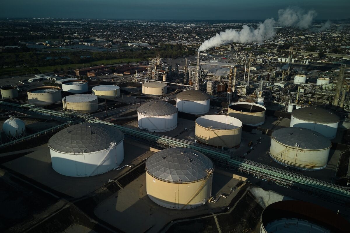 California Democrats Push Reforms to Prevent Refinery Shutdowns