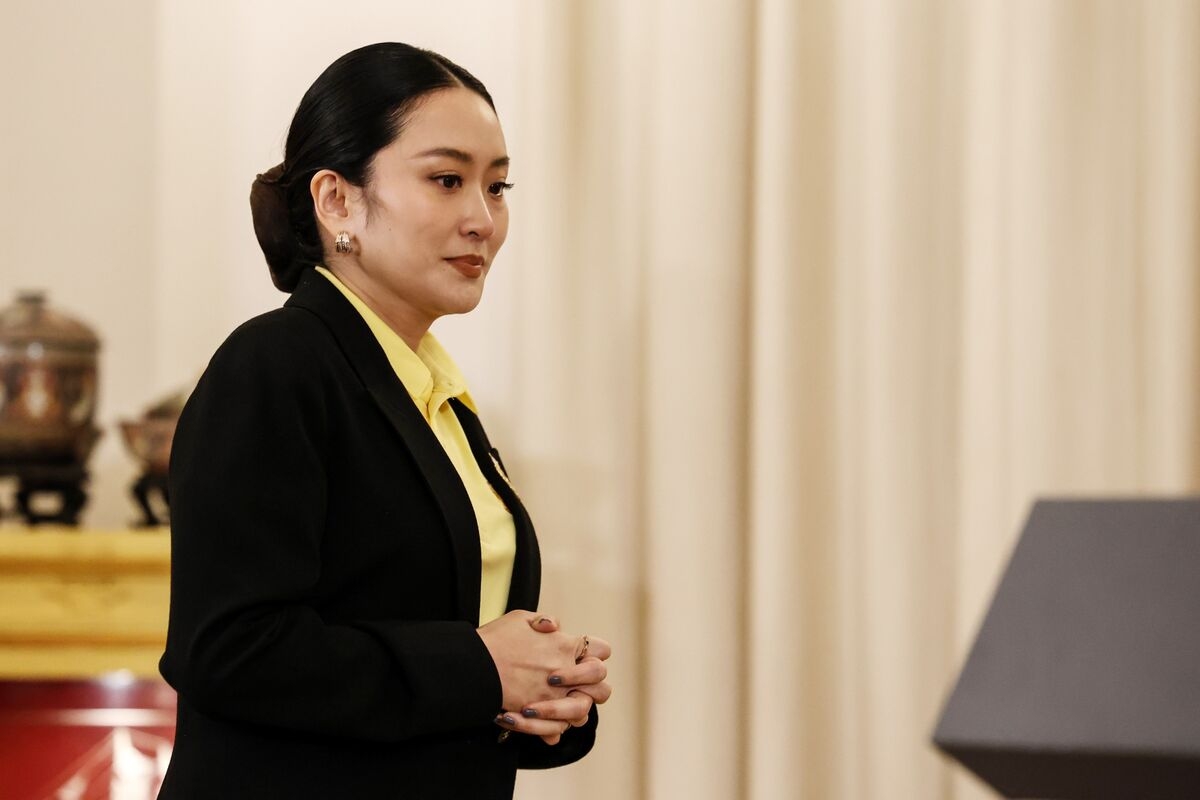 How Thai Political Crisis May Unfold as PM Fights to Keep Job