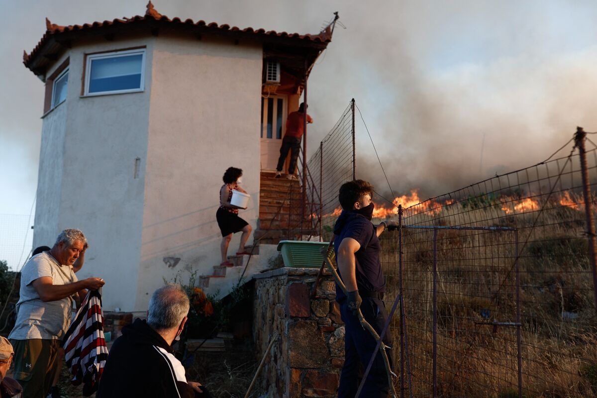 Wildfire Alerts Issued Across Mediterranean as Heat Wave Builds