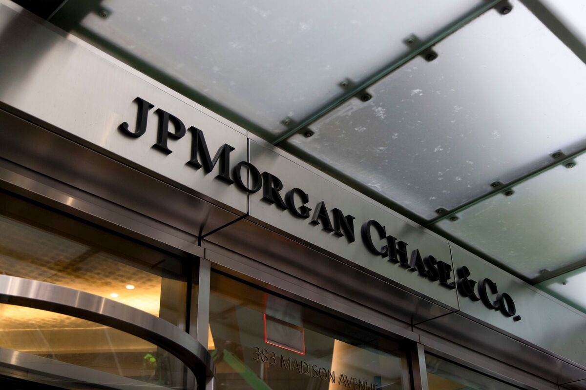 JPMorgan Strategists Warn US Stock Rally at Risk From Stagflation