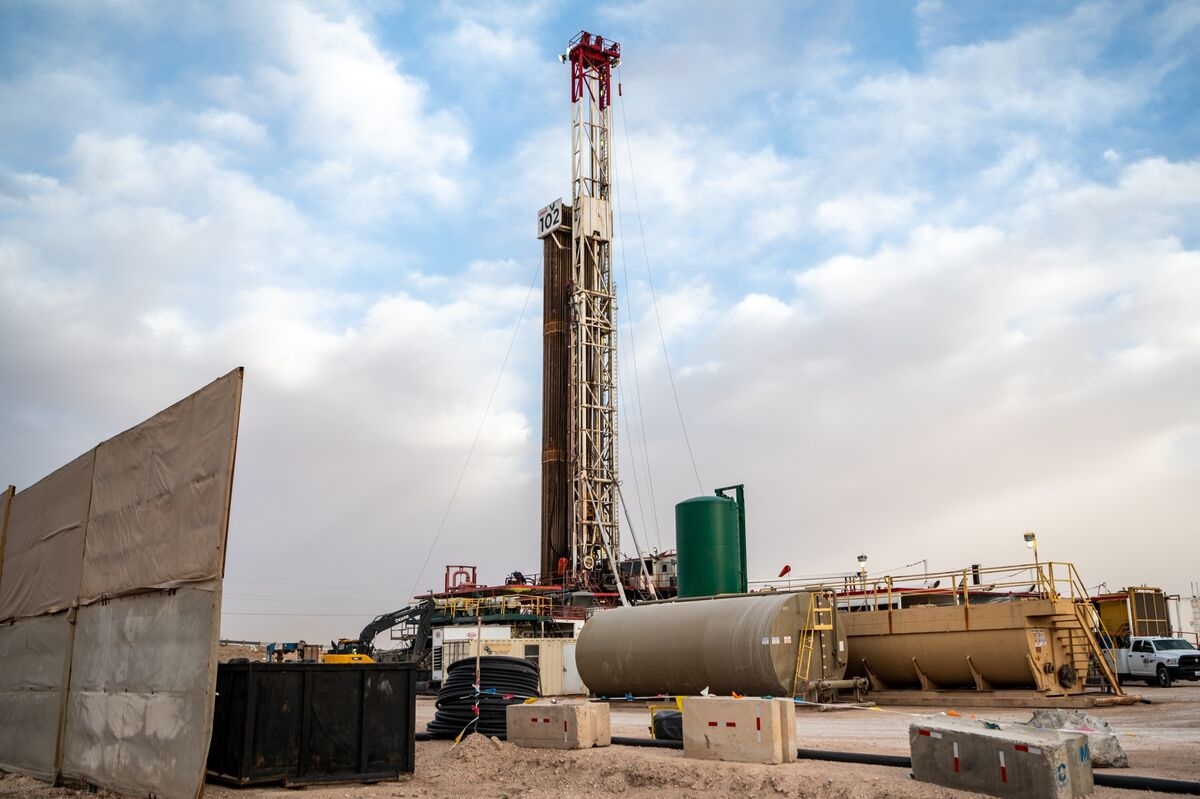 Trump Seizes Wartime Powers in Battle for More Fossil Fuels