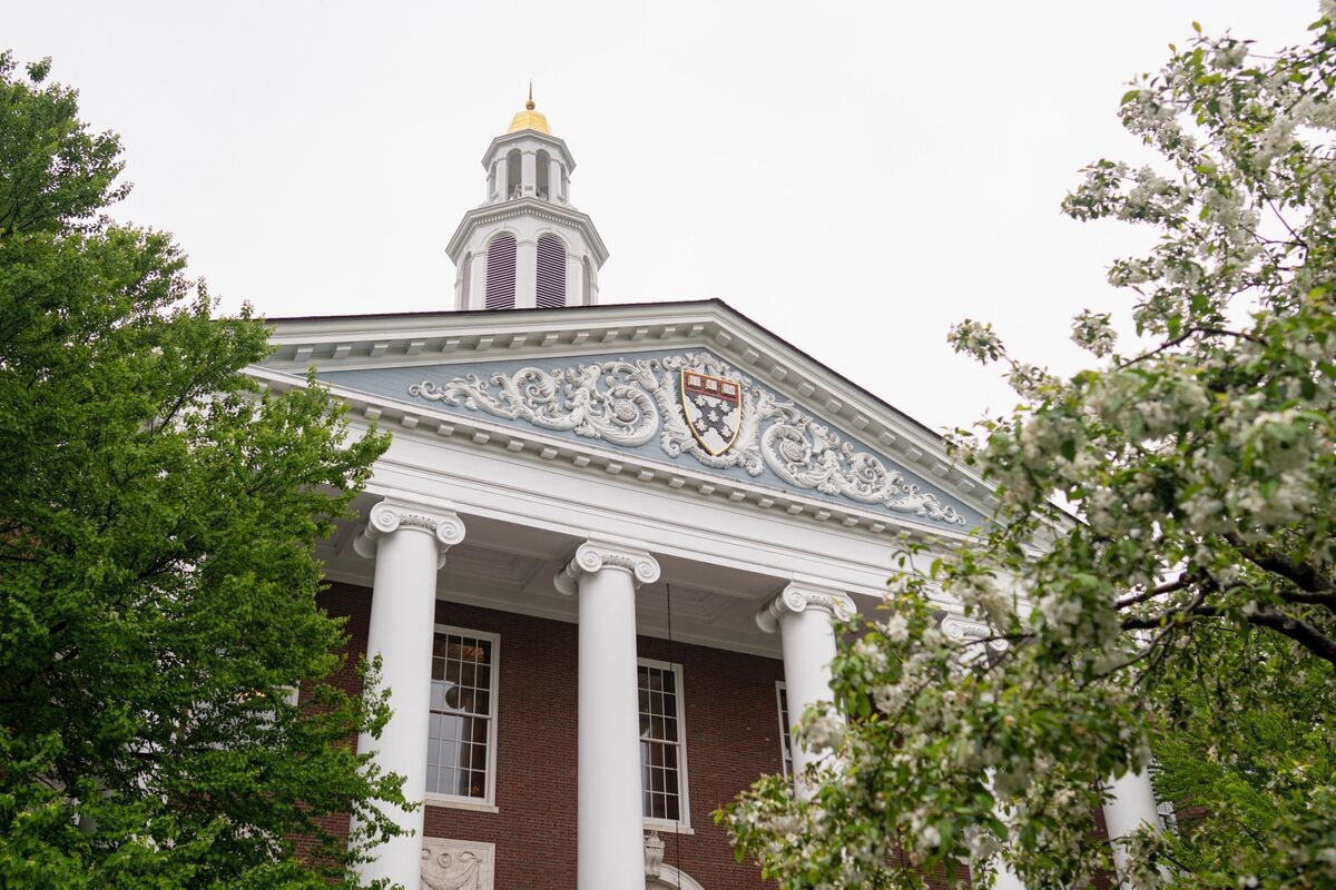 Trump Bars Foreign Students From Coming to US to Attend Harvard
