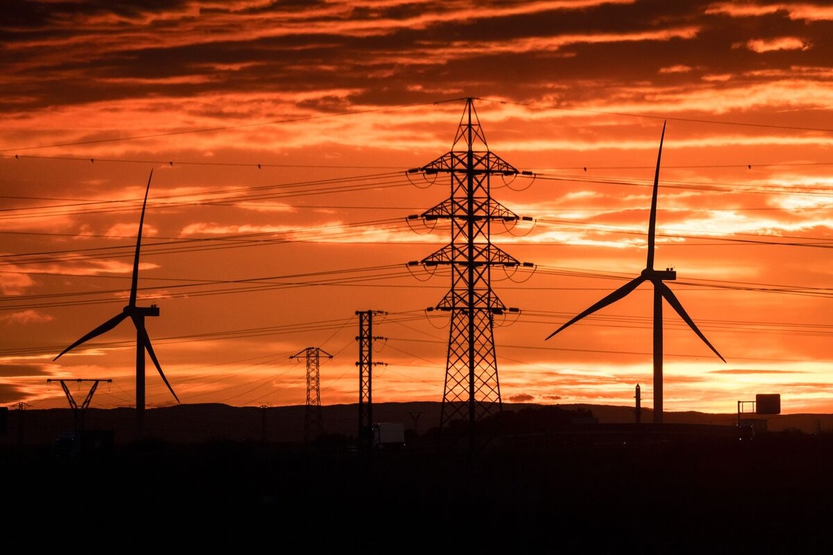 UK Wealth Fund Pledges £600 Million to Iberdrola to Upgrade Grid
