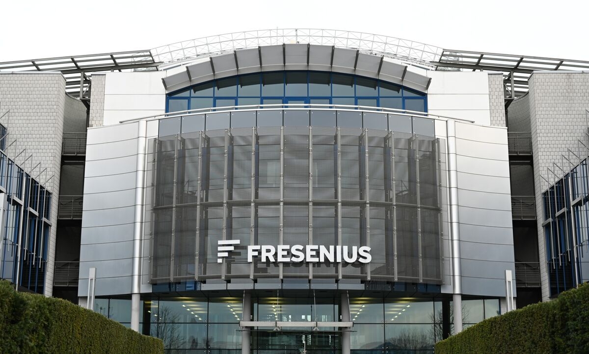 Fresenius Seeks €1.1 Billion for Stake in Dialysis Company