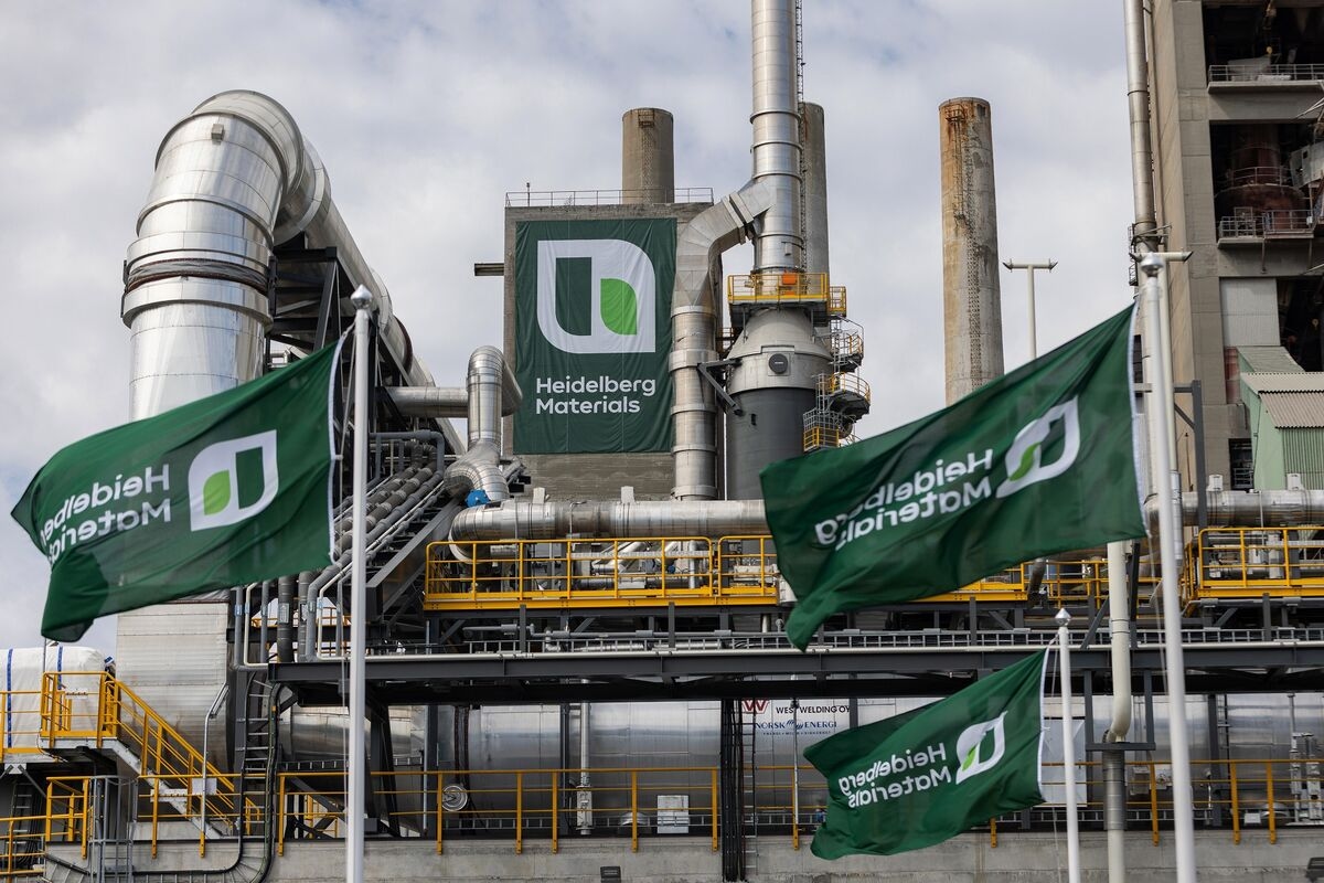 Germany's Budget Cuts Leave Heavy Industry Stuck with Dirty Tech