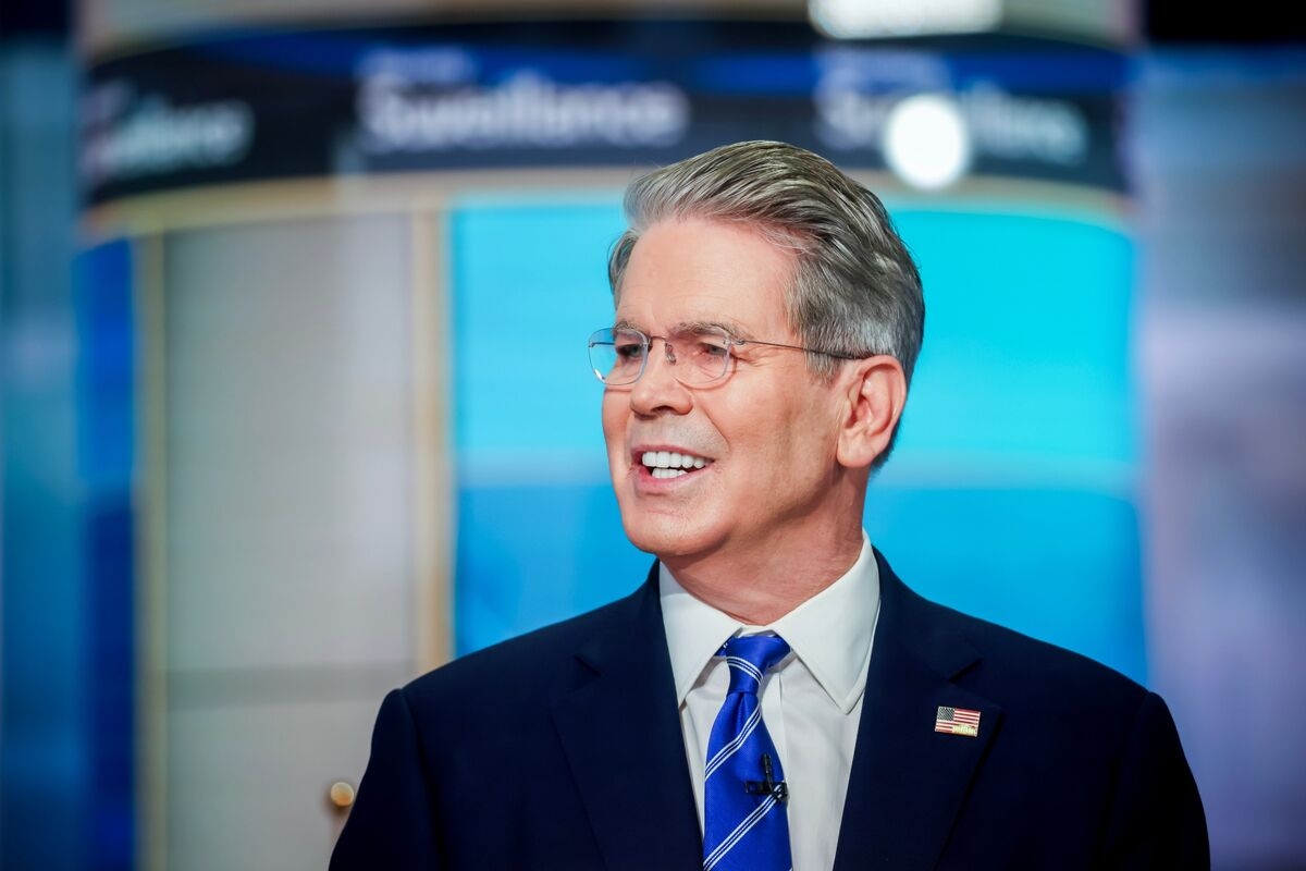 Bessent Plays It Cool on Tariffs Even as US-China Friction Persists