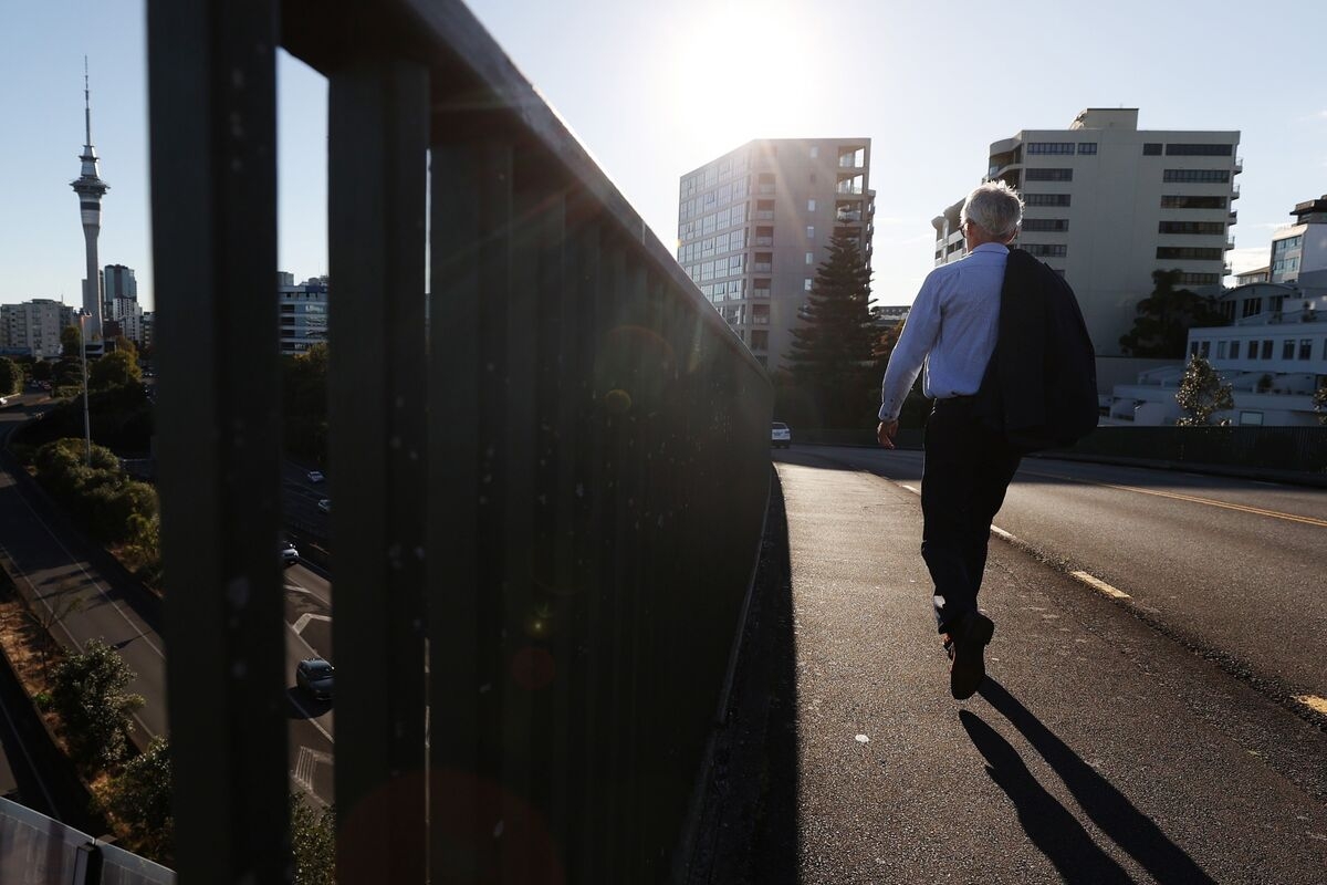 New Zealand Jobless Rate Holds Steady as Fewer People Seek Work