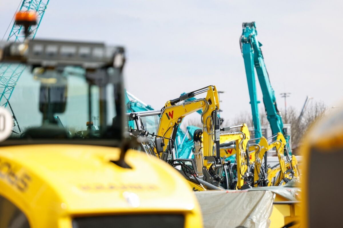 Wacker Neuson's Main Shareholders Are Said to Explore Sale