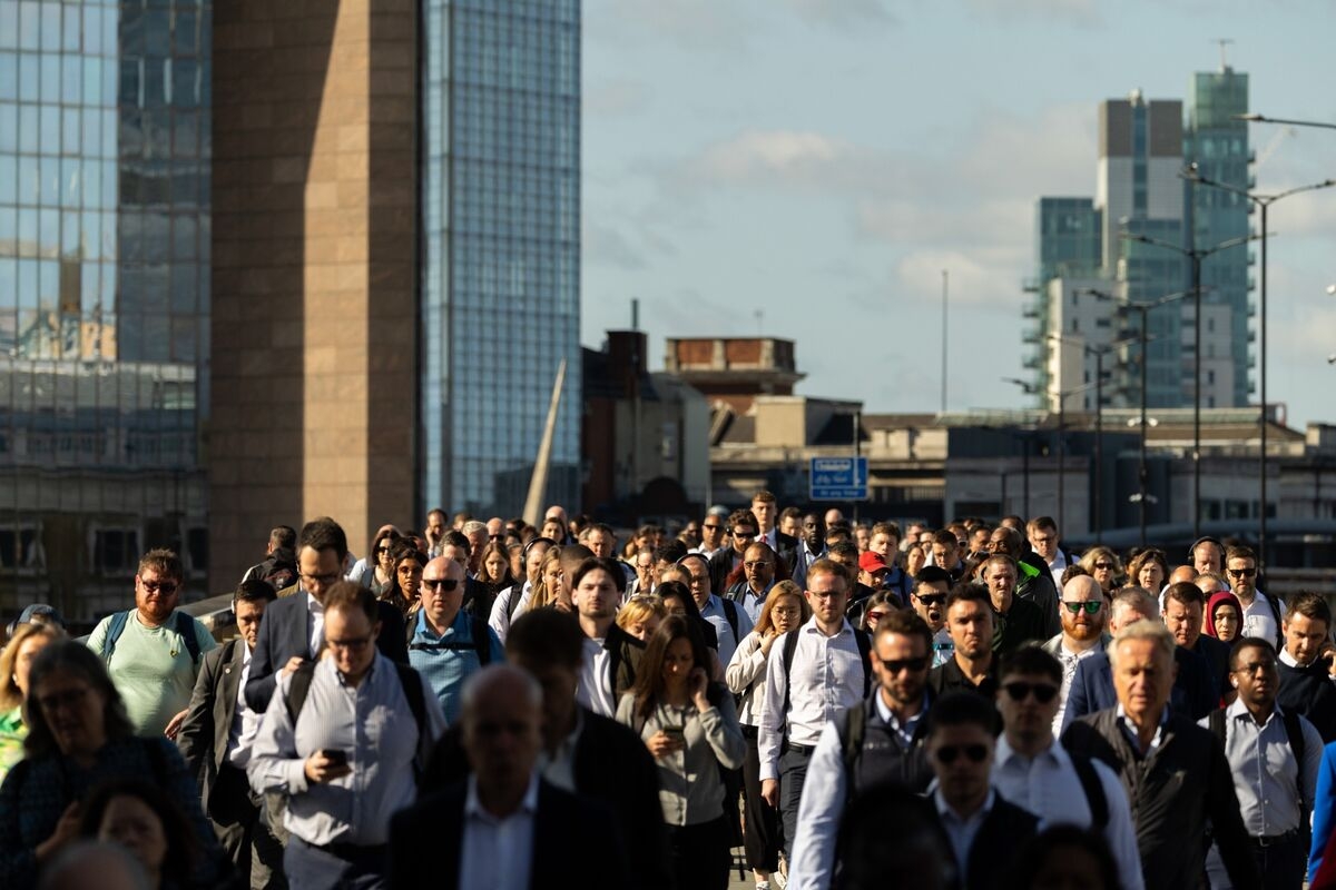 UK's Visa Crackdown Leaves City of London Immigrants in Limbo