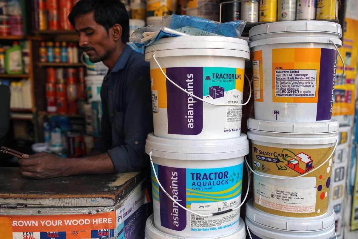 Reliance Industries Divests Asian Paints Stake for $900 Million