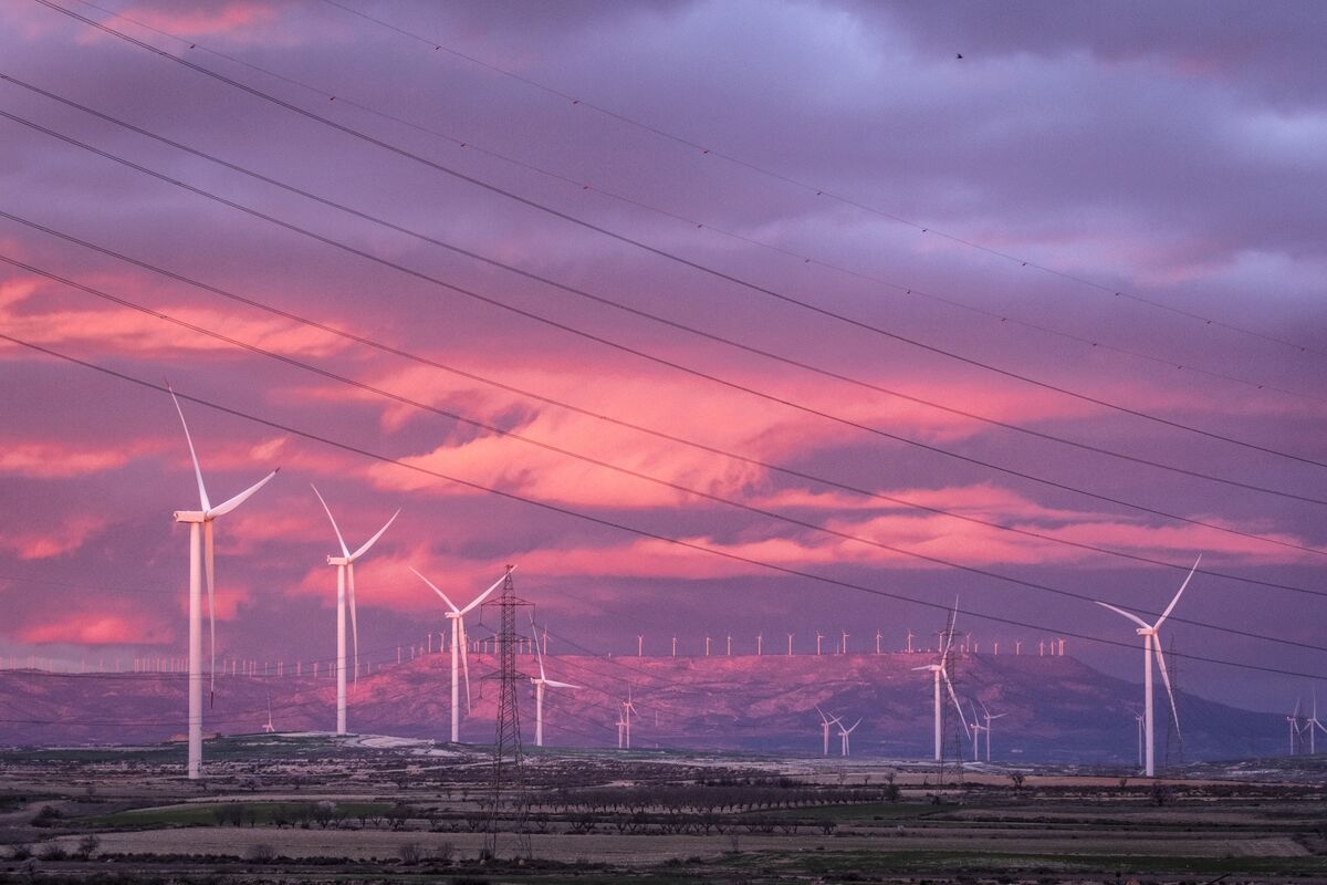 Spain Makes First Payment in Lengthy Fight Over Renewable Energy
