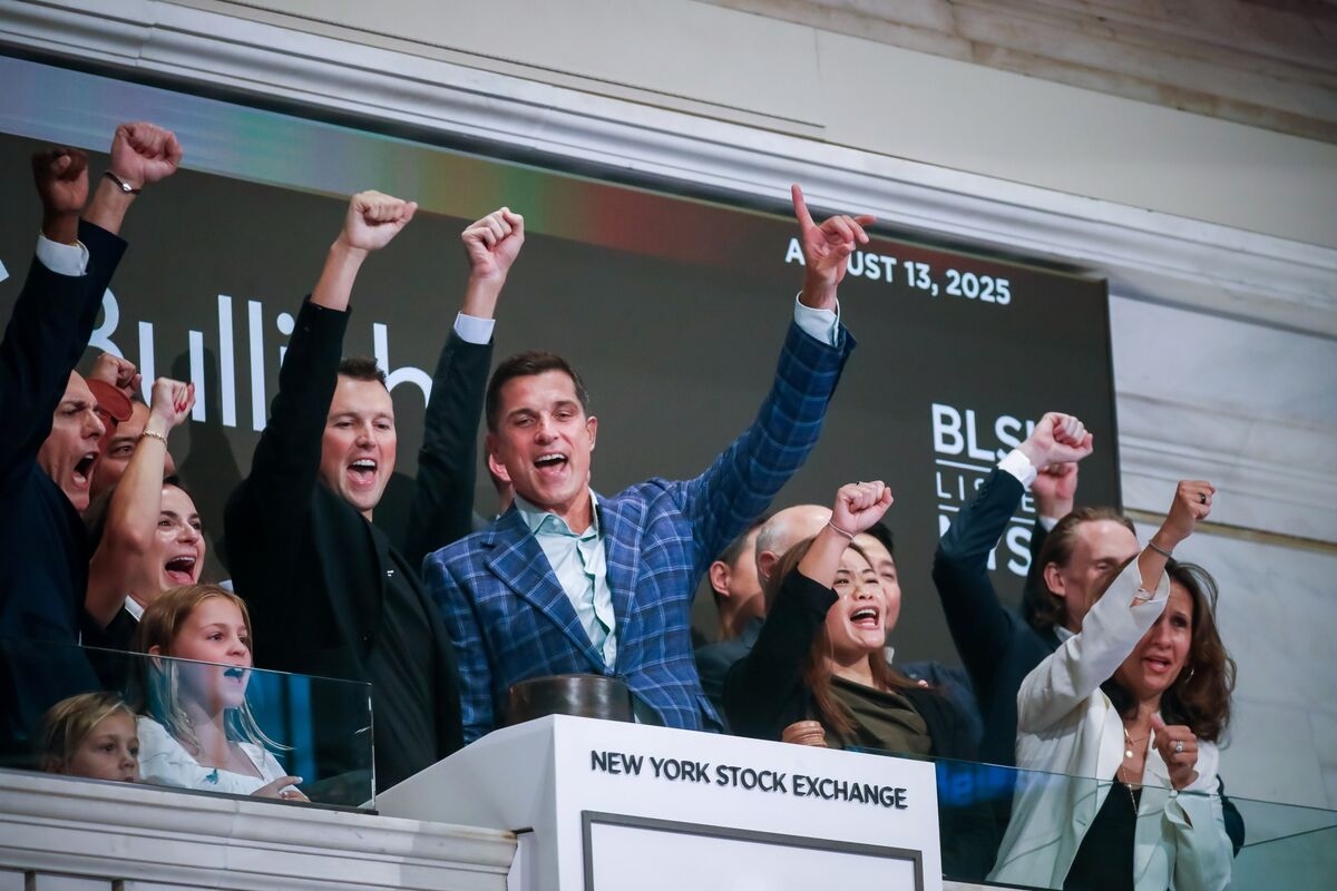Bullish IPO Mints Two Billionaires at Thiel-Backed Crypto Firm