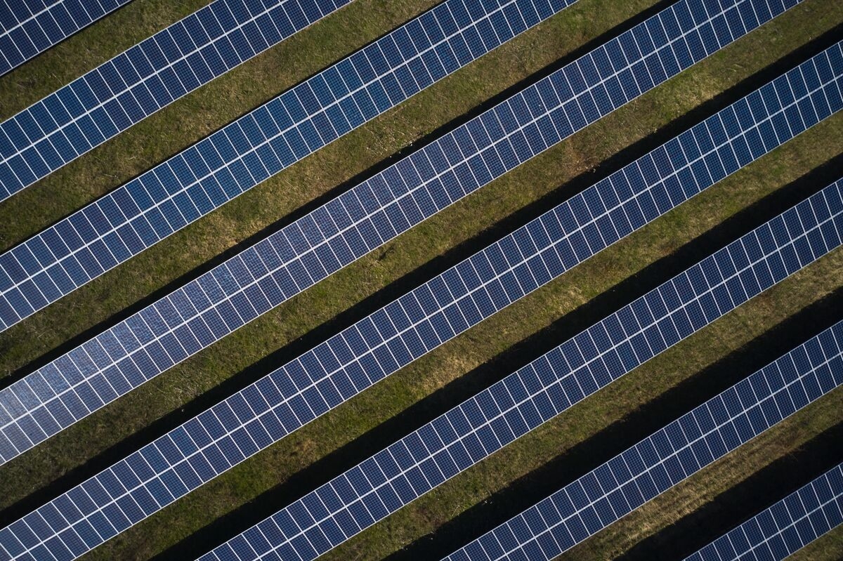 Investors Face ESG Shock as Risk Mispriced, Cambridge Study Says
