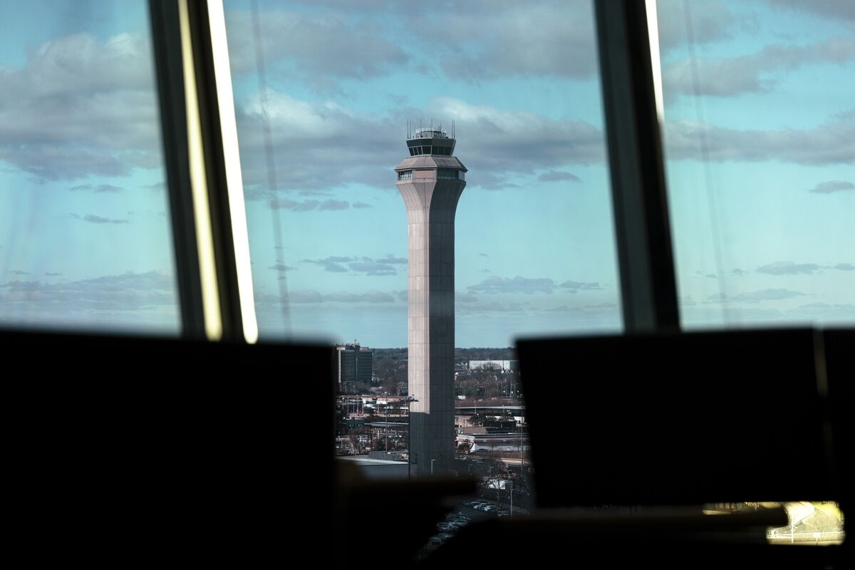 Newark Runway to Reopen Early After Construction Slowed Trips