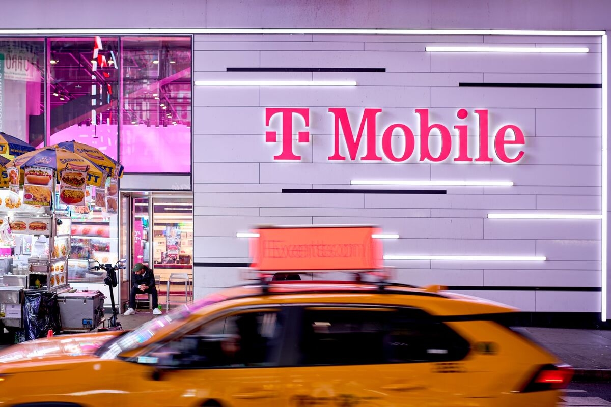 SoftBank Seeks to Raise $4.9 Billion in T-Mobile Share Sale