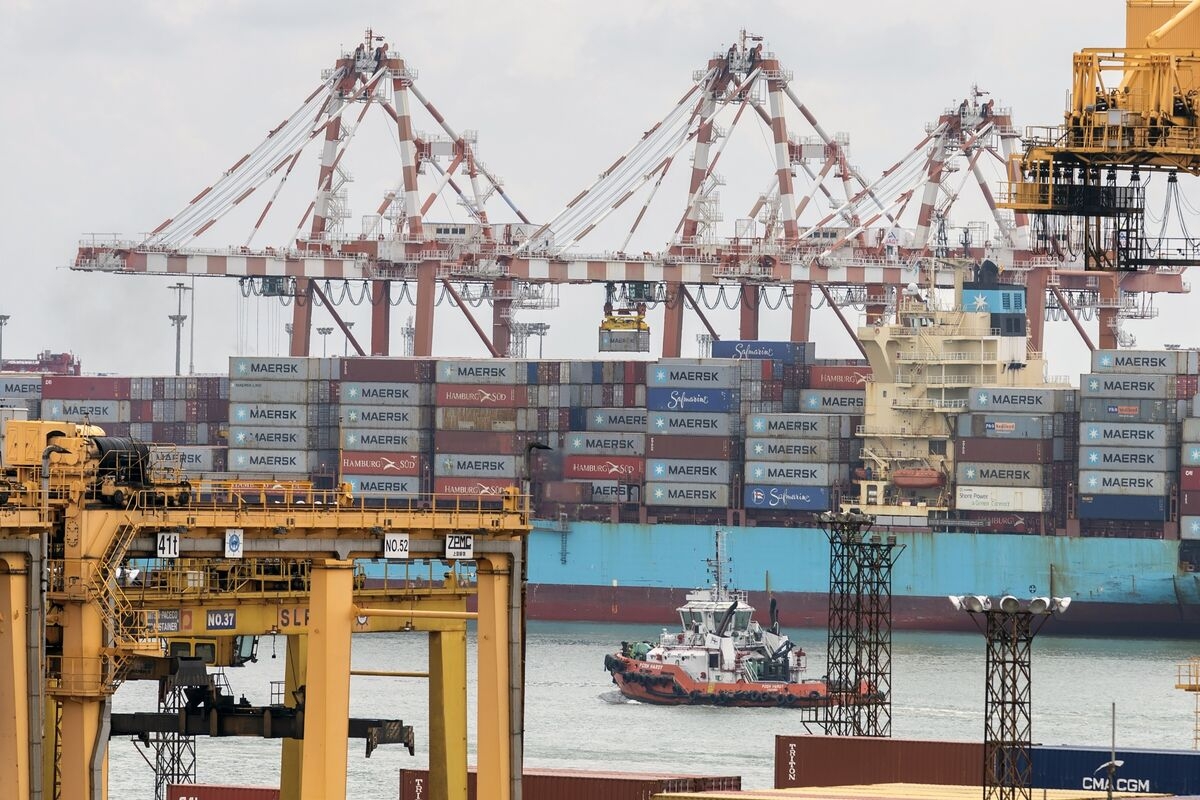 Sri Lanka's Growth Cools as Monetary Policy Easing Renewed