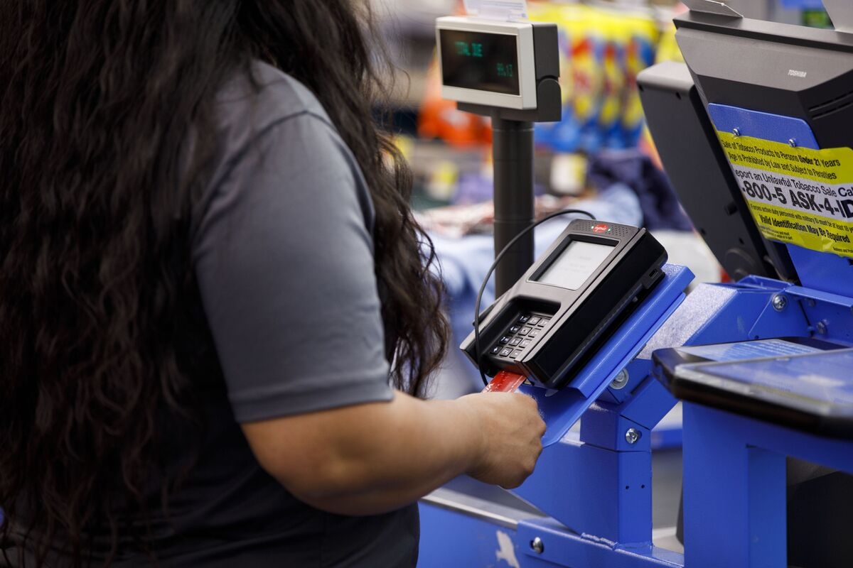 US Consumer Borrowing Rises Most in Three Months in Broad Pickup