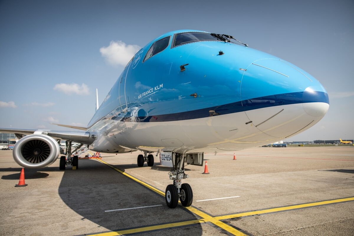 Air France-KLM Loss Narrows on Premium Travel, Cheaper Fuel
