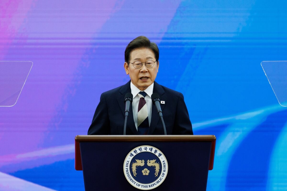 South Korea's Lee Kicks Off Presidency With Vow to Fix Economy