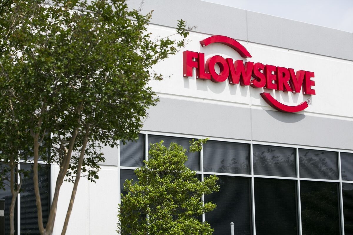 Blockbuster Mergers Return as Industrial Breakups Reach Limit