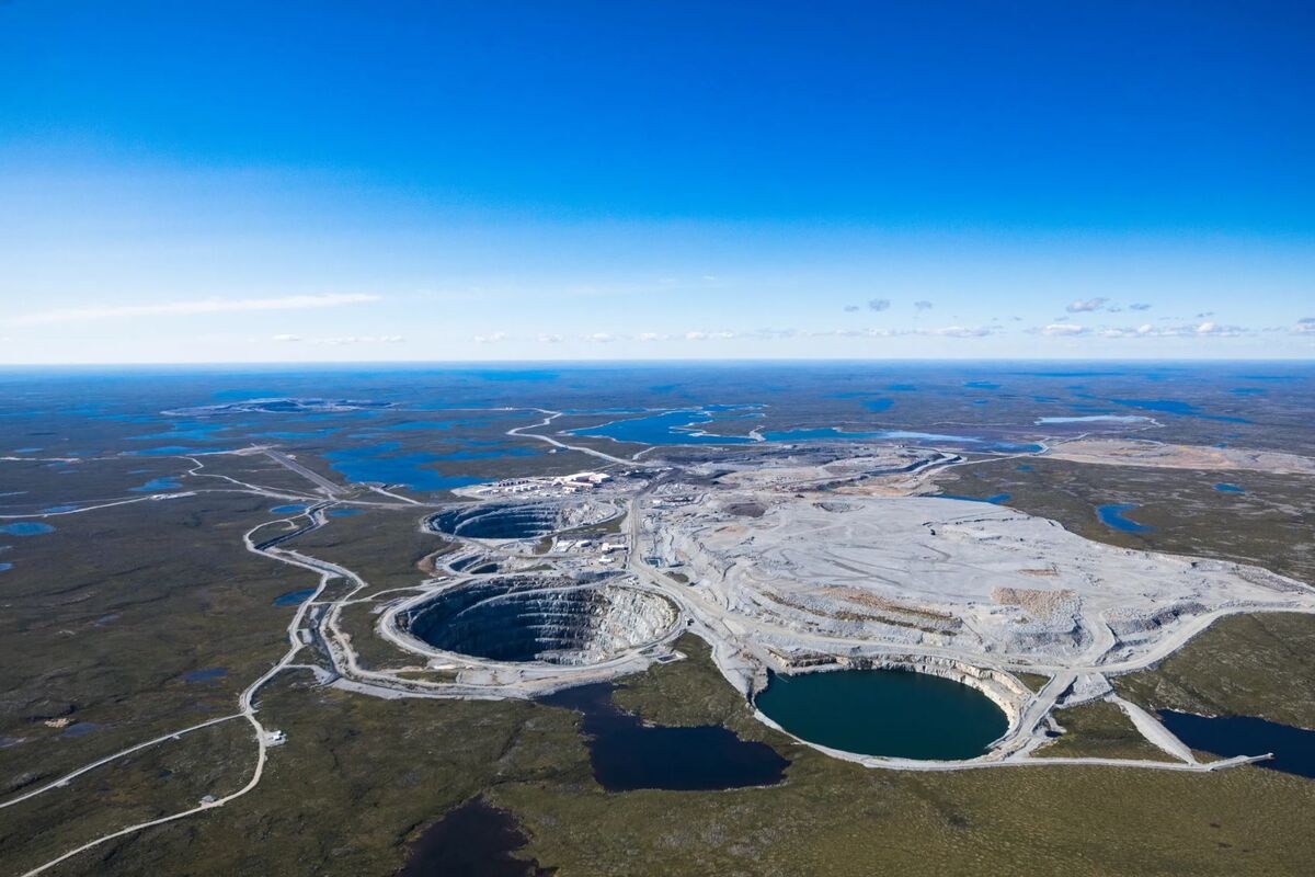 Diamond Mine in Canada's North Halted With Hundreds Laid Off