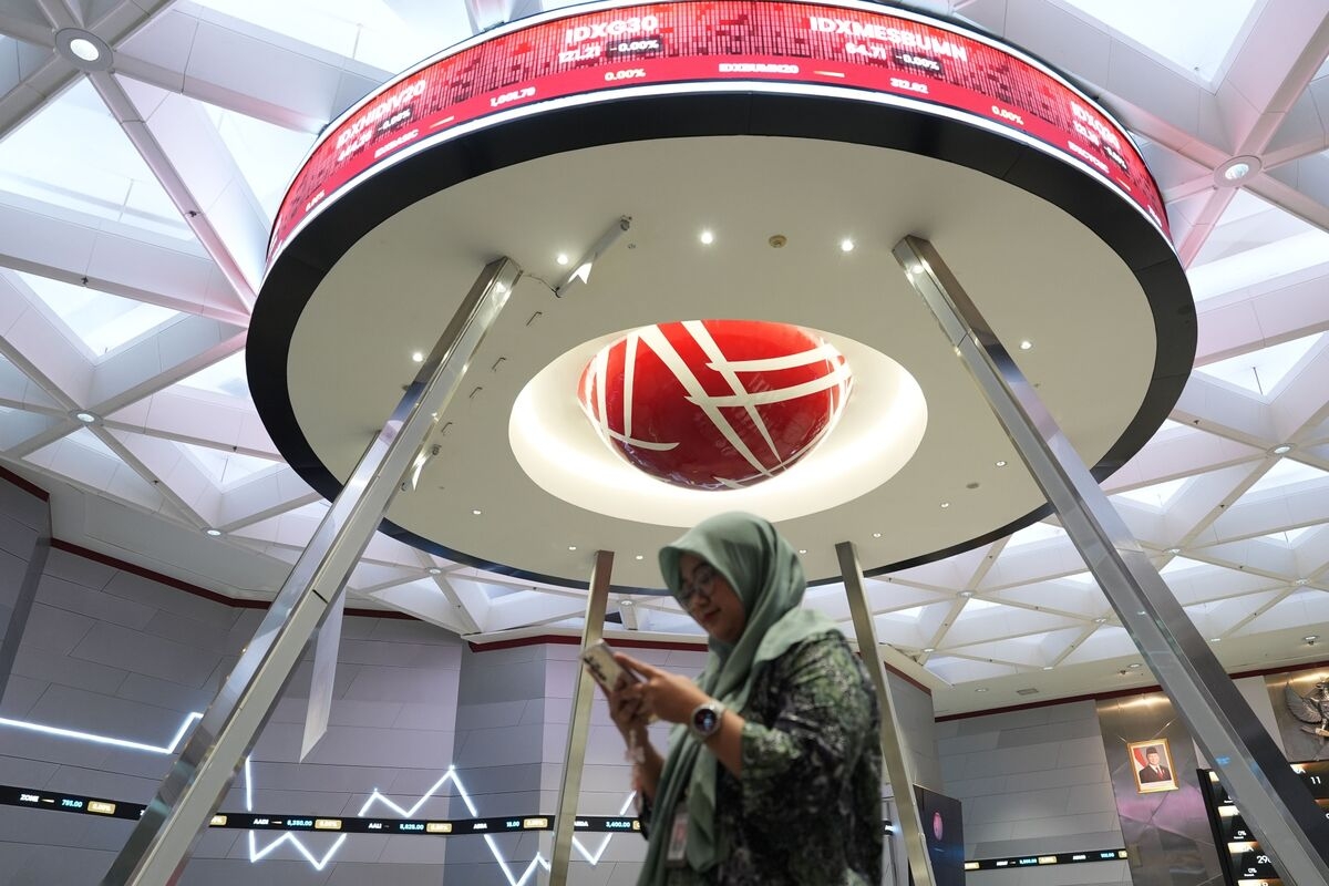 Chandra Asri Is Said to Seek $1 Billion Valuation for Unit's IPO