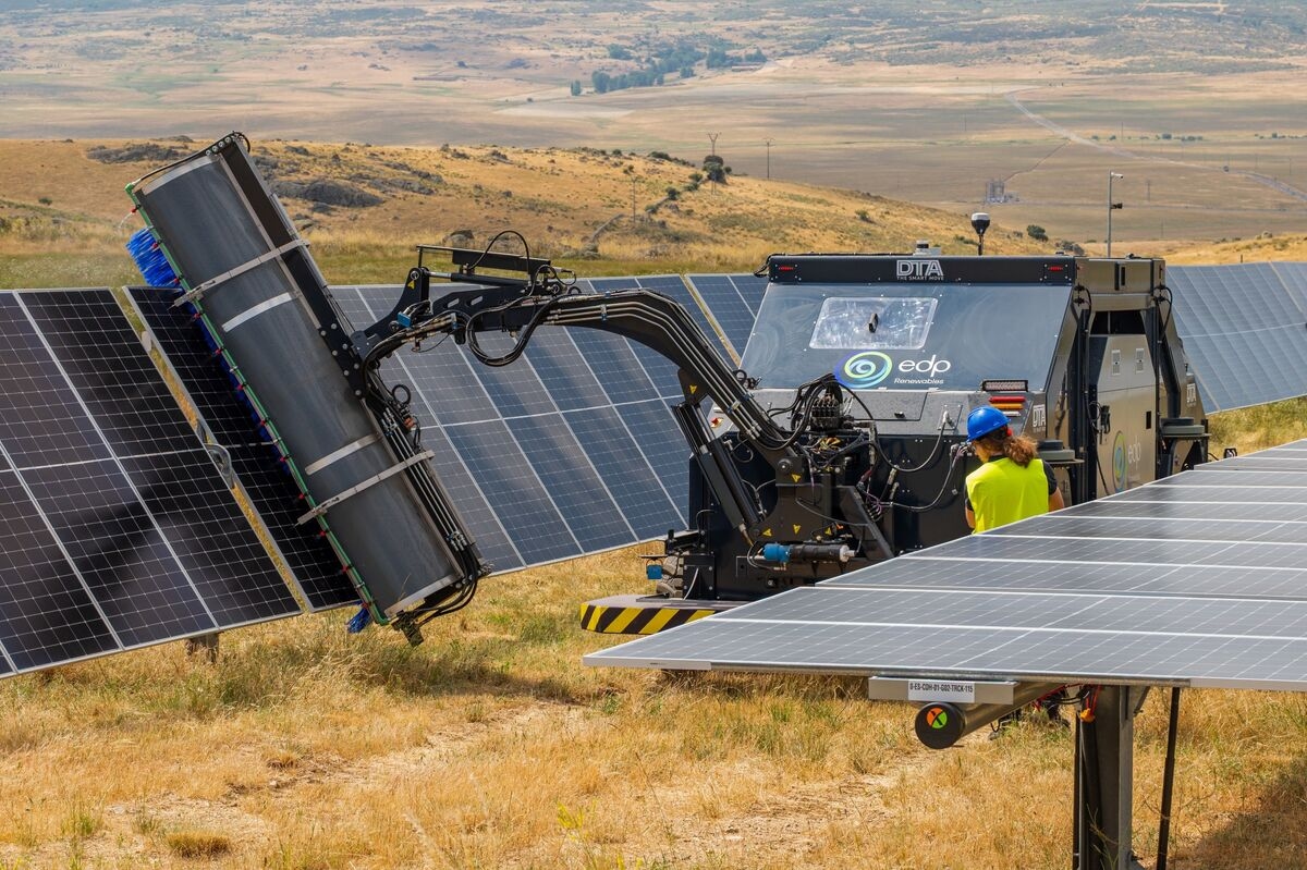 Europe's Solar Power Growth Set to Dip for First Time Since 2016
