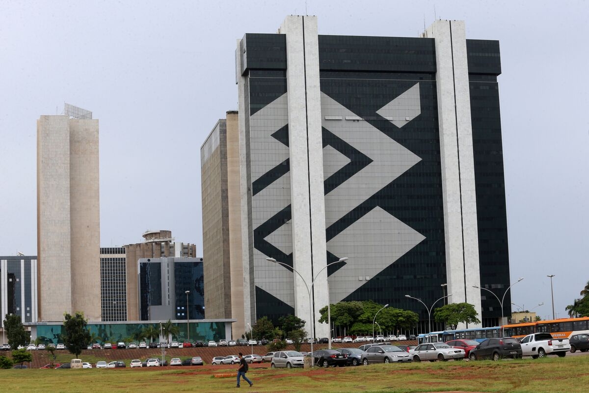 Banco do Brasil Reports Smallest Profit Since 2020 on New Rules