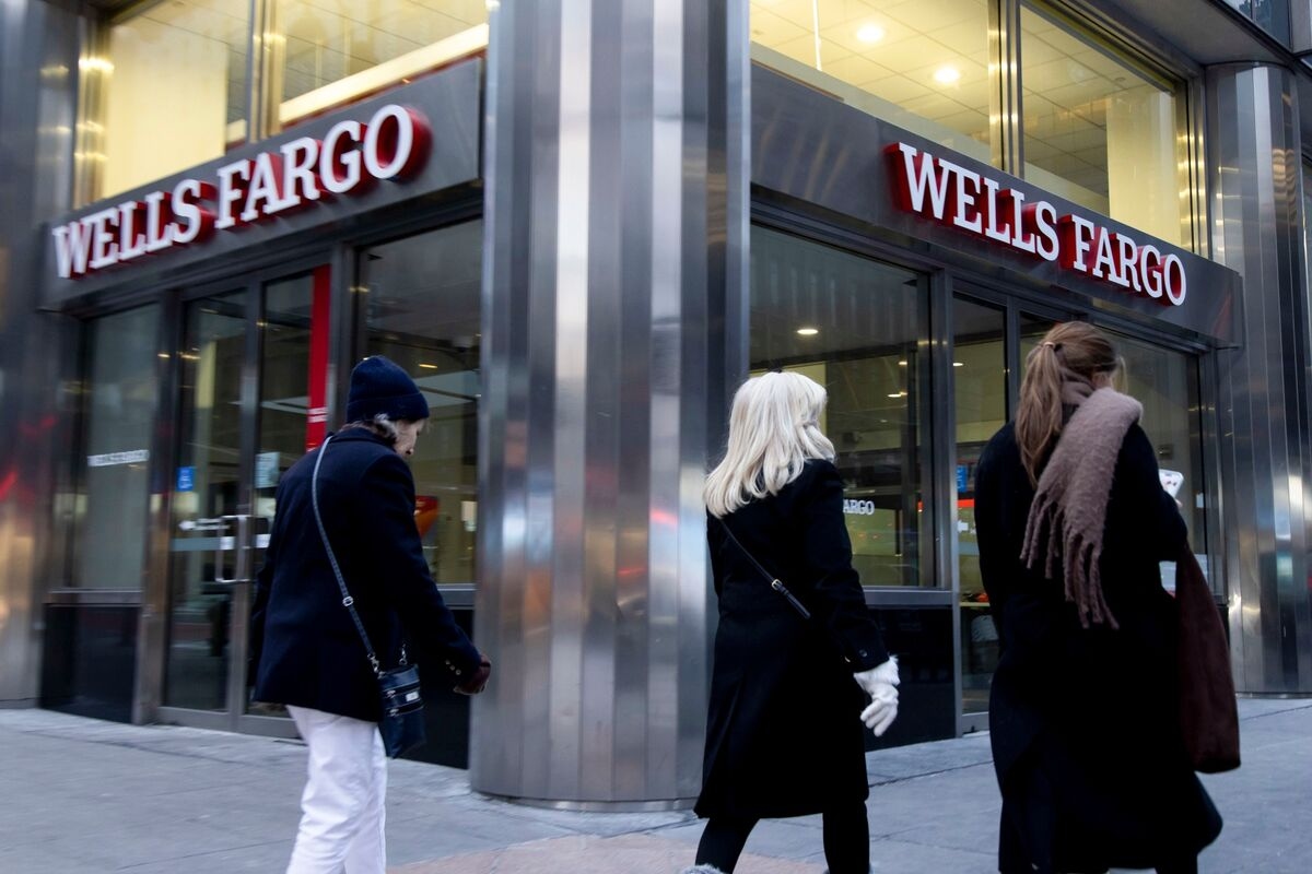 Wells Fargo Scraps Diversity Policy for Senior-Level Recruitment