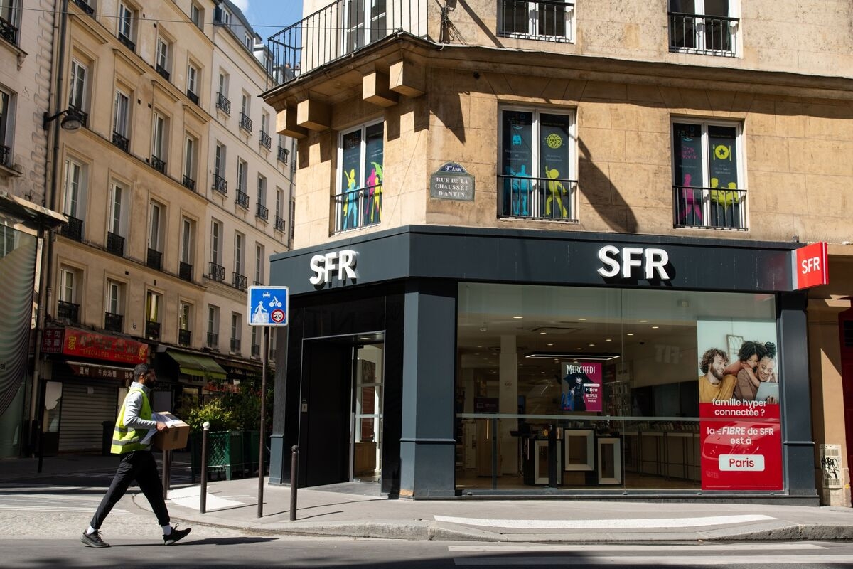 Billionaire Drahi Considers SFR Sale as Rivals Circle