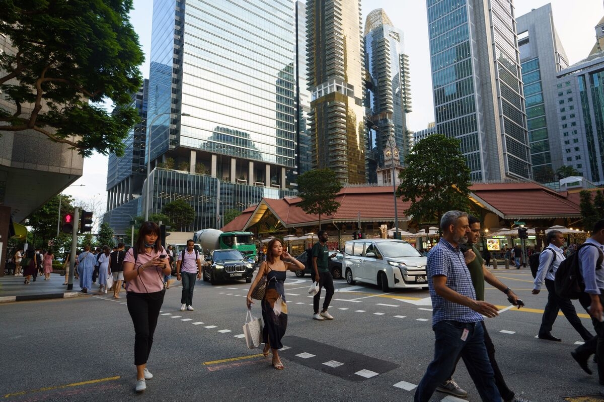 Singapore Voter Is Largely Content But Undecided As Poll Nears