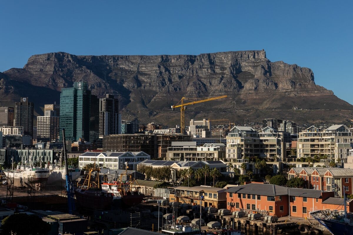 Ramaphosa's Building Spree for South Africa Draws $13 Billion