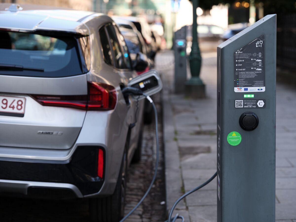 Electric Cars Lose Appeal With New Drivers, Shell Survey Finds