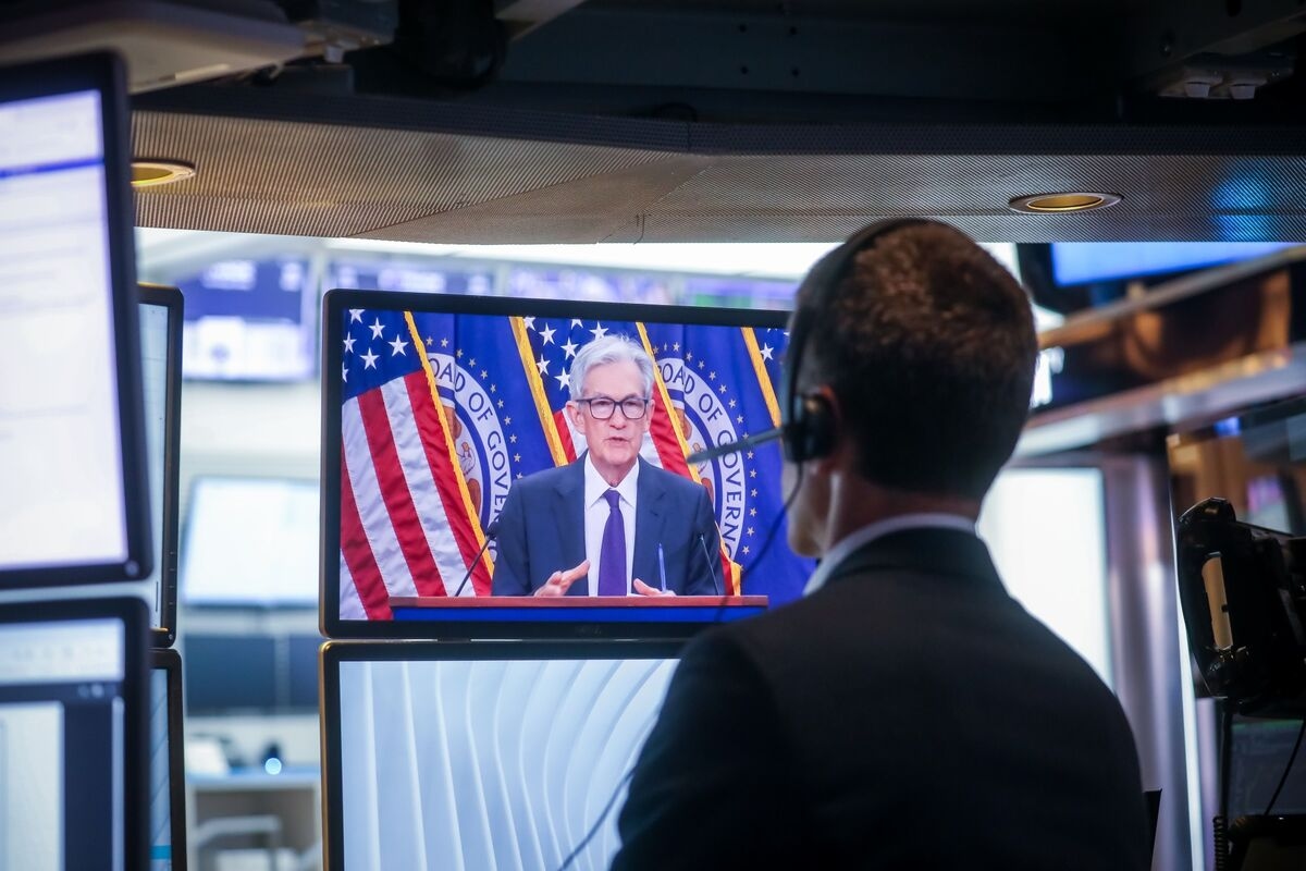 Stocks Head for Best Week Since June on US Rate-cut Bets