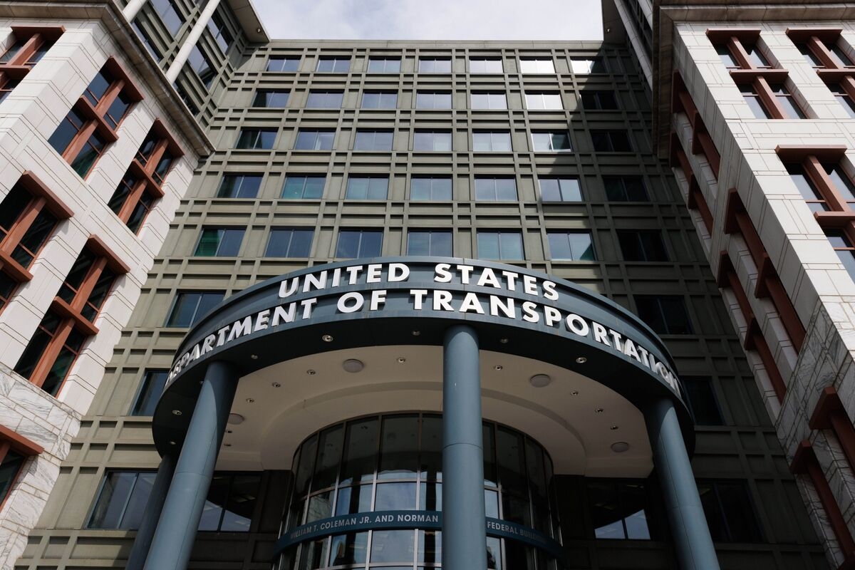 US Transport Department Pauses Planned Workforce Cuts Due to Litigation